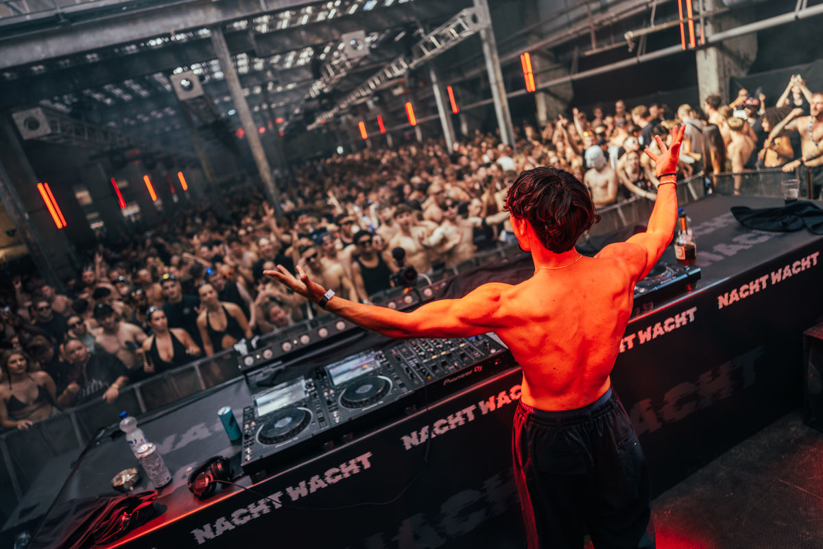 Loading... just a sec